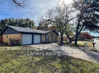 2012 Hurstview Dr, Hurst, TX 76054