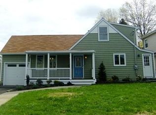 220 East Ln, Clark, NJ 07066