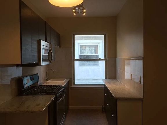 5th image of 2845 Brighton 3 St