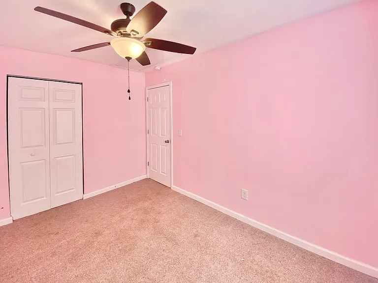 102 Petworth Dr — Photo 18