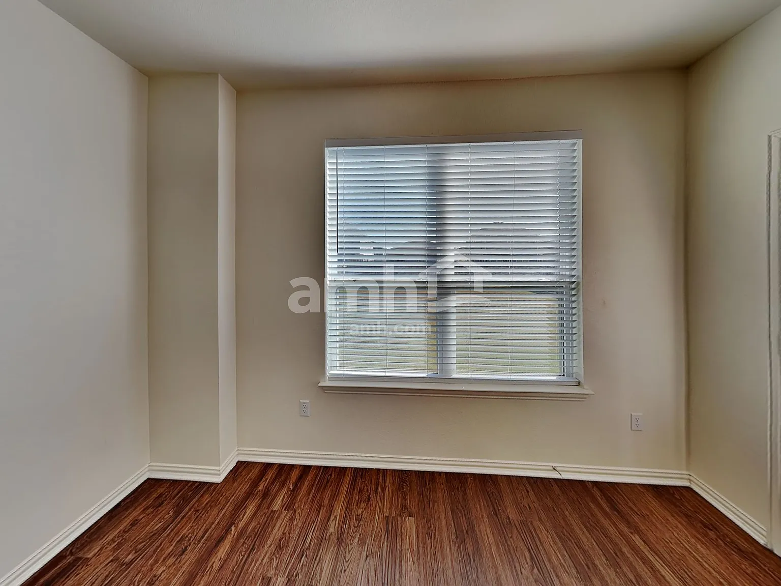 3 bed, 2.5 bath, 1529 sqft, $1,830 — Photo 4