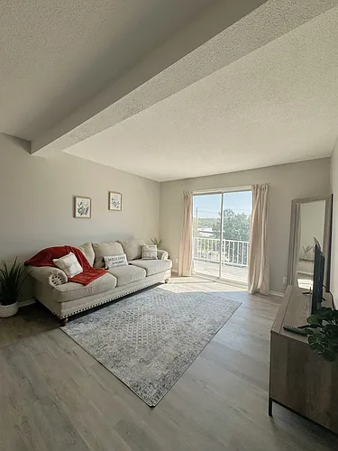 242 Bennett Ave #2B Photo 1