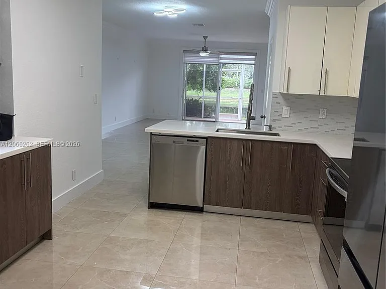 2578 Cordoba Bnd #2578 — Photo 6