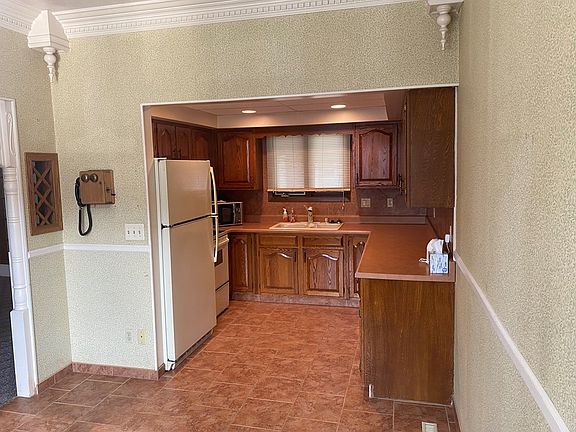 4th image of 2914 Circle Dr