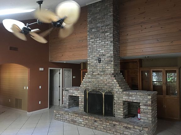 2nd image of 3440 Longmeadow