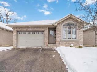 54 Glenwood Dr #15, Brantford, ON N3S3G6