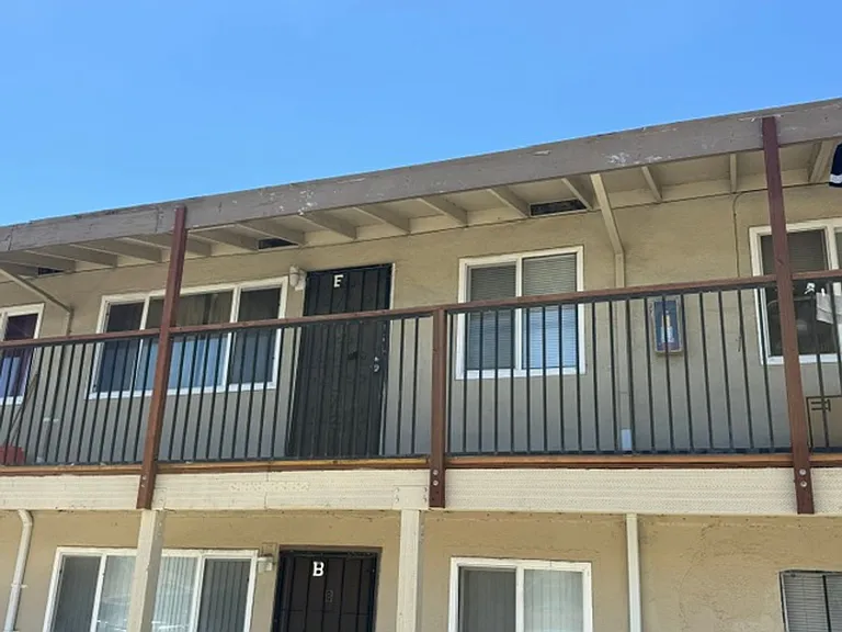 Bush Ave, 2114 — Photo 15