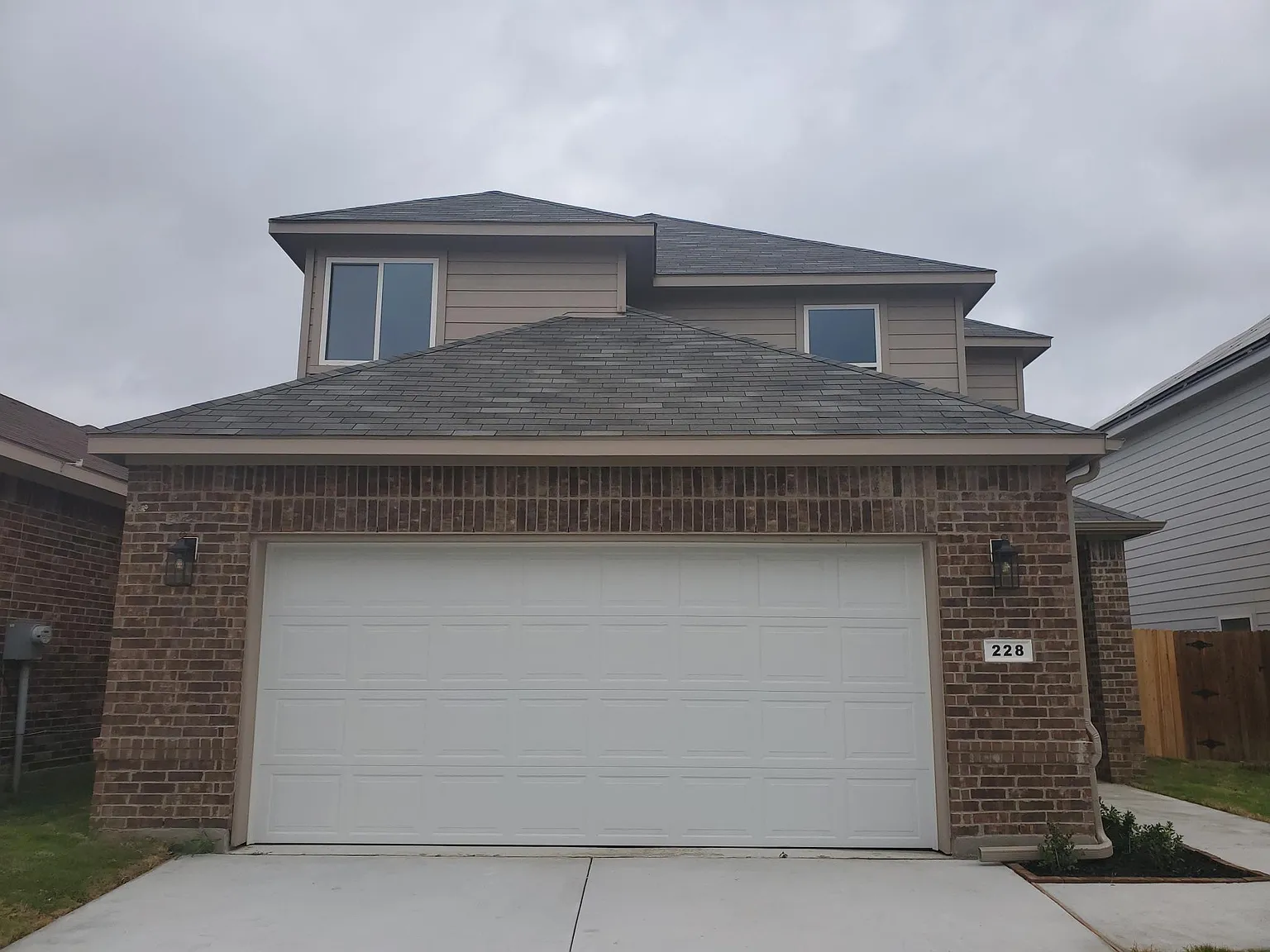 4 bed, 2180 sqft, $2,650 — Photo 2