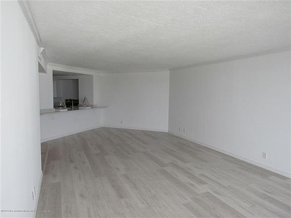 5th image of 3701 S Flagler Dr APT B403