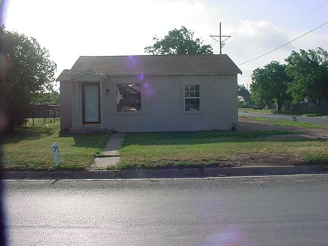 1st image of 945 S Faulkner St