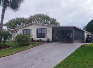 1717 Palm Aire Dr, Lady Lake, FL 32159