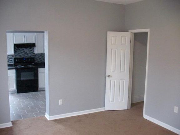 3rd image of 1115 Felix St APT 4