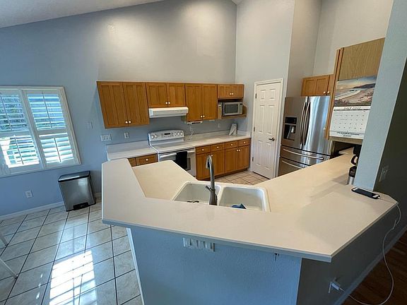 5th image of 301 Clonts St #A