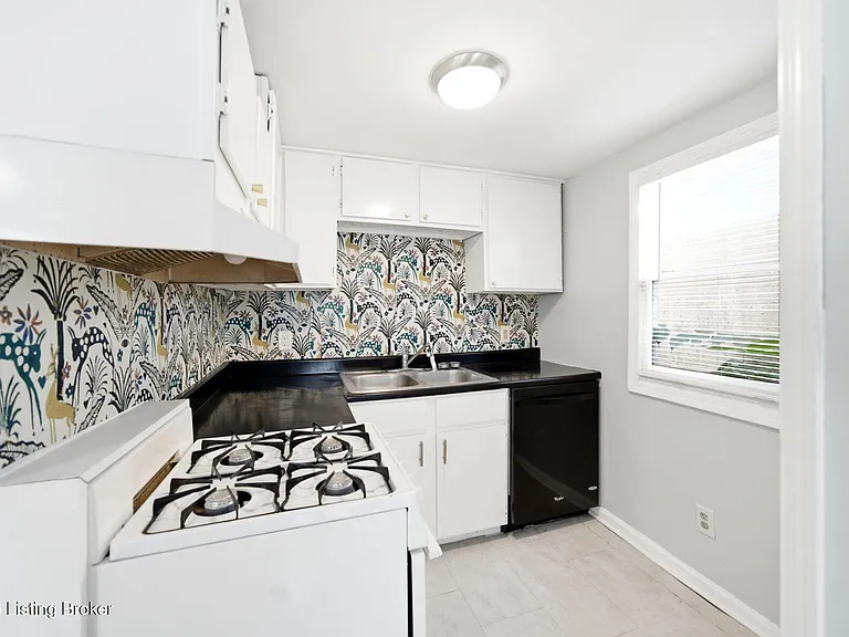 1049 Dixon Ave #2 — Photo 8