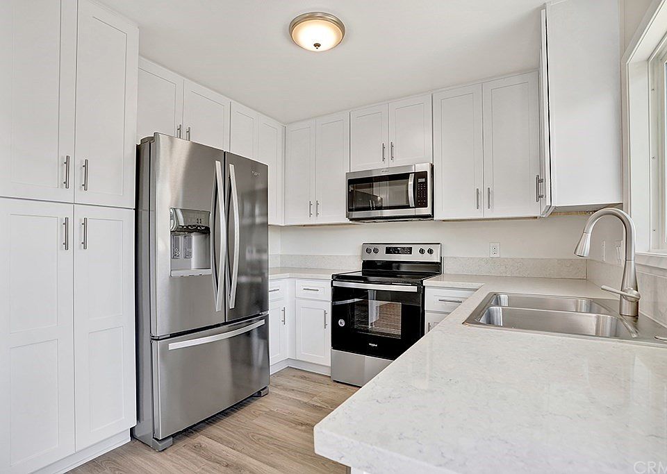1st image of 260 Carriage Dr APT E
