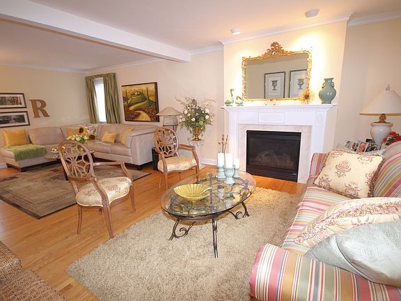 2nd image of 754 Pelton Ave