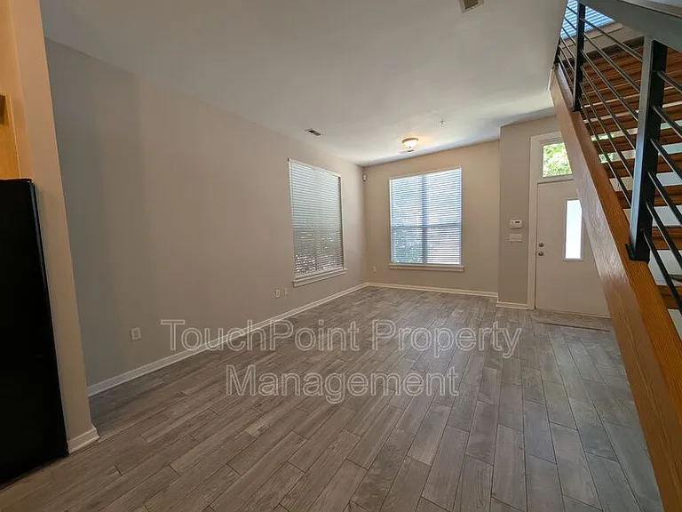 1020 E 36th St — Photo 8
