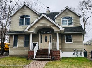 42 Sherwood Ave, Staten Island, NY 10309