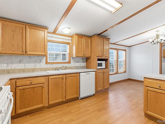 4th image of 3710 Elm Court