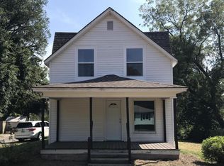 1012 8th St, Baldwin City, KS 66006