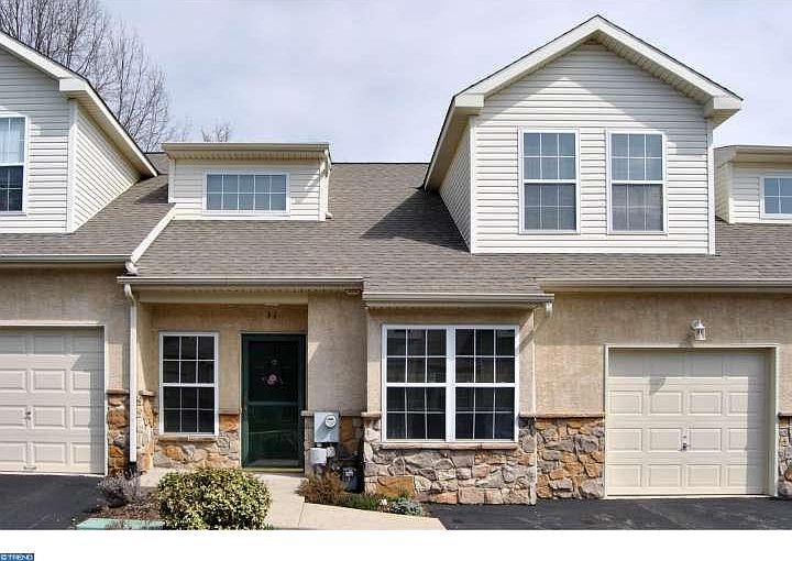 1st image of 31 Stuart Dr