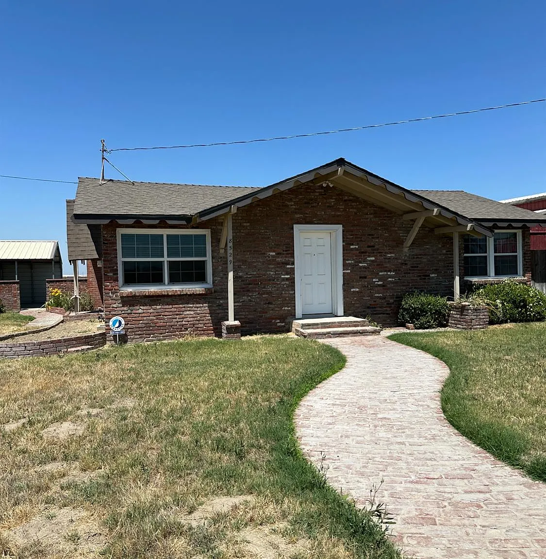 3 bed, 1850 sqft, $1,950 — Photo 1