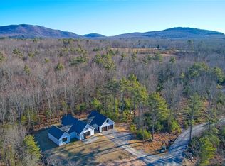 42 White Hart Ln, Hope, ME 04847