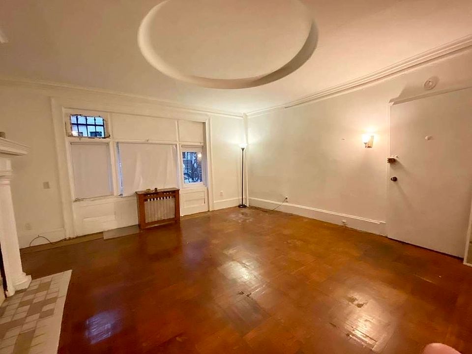 1st image of 255 W 91st St APT 1A