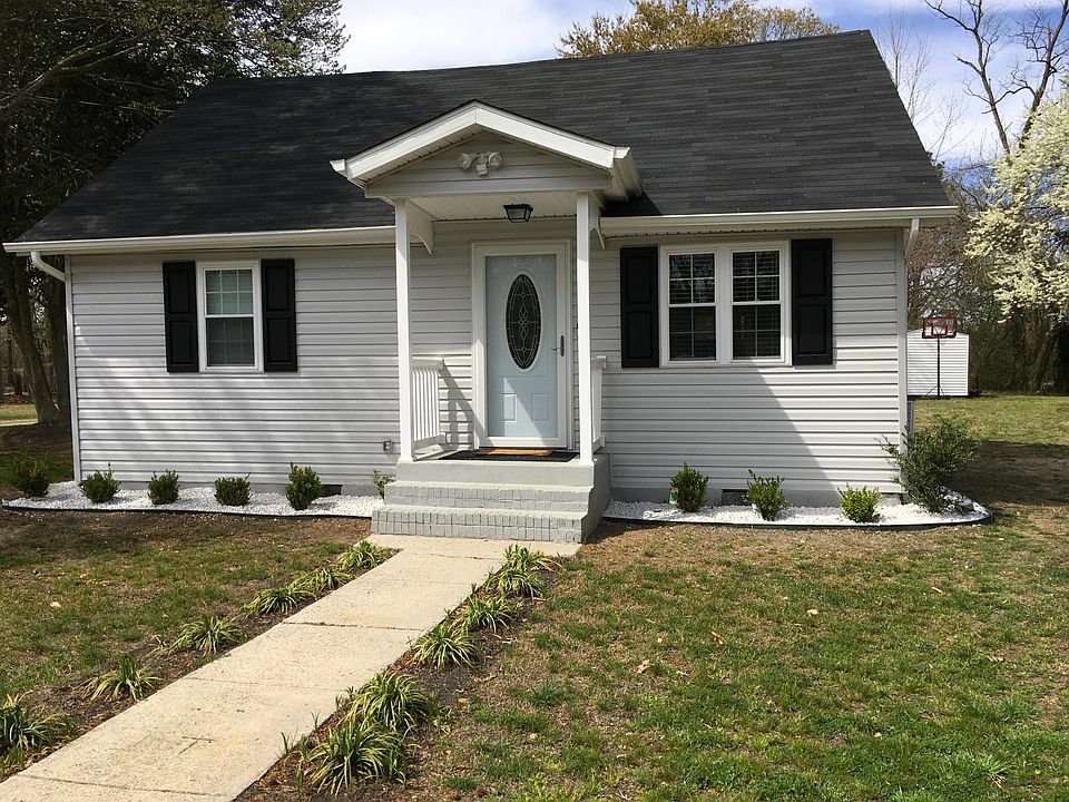 2nd image of 801 Lee St