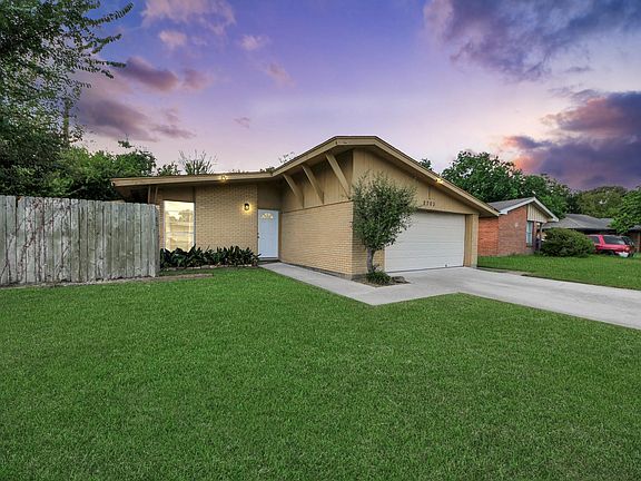 2nd image of 2703 Knotty Oaks Trl