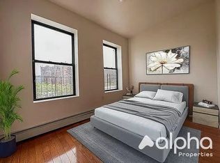 199 Henry St #4B, New York, NY 10002