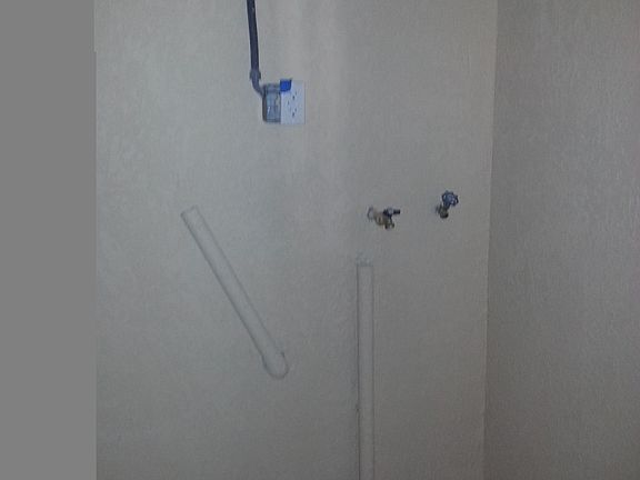 5th image of 2218 Howard Ln