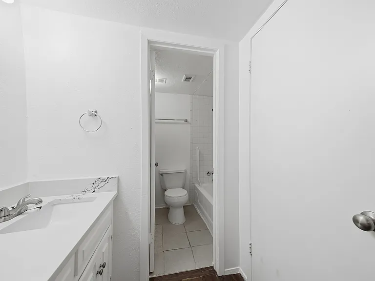 334 Valley Park Dr — Photo 21