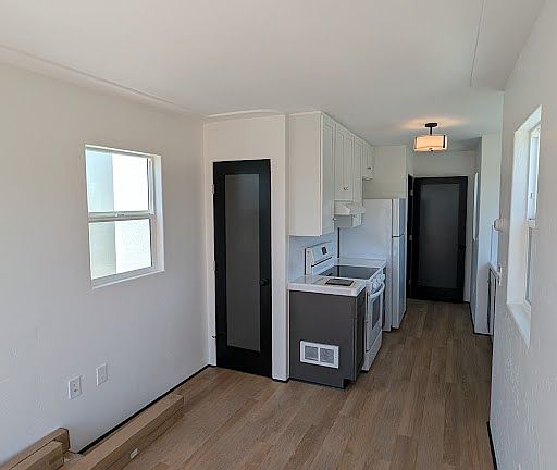 5th image of 3443 Collier Ave