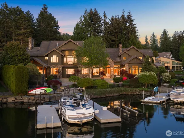 3607 E Lake Sammamish Shore Lane NE, Sammamish, WA 98074