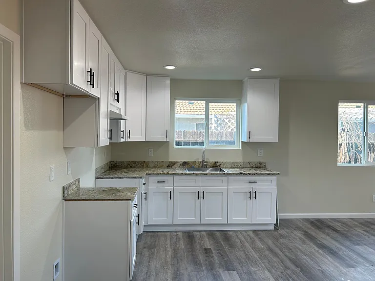 717 Meadowlark Ave #1/2 — Photo 6
