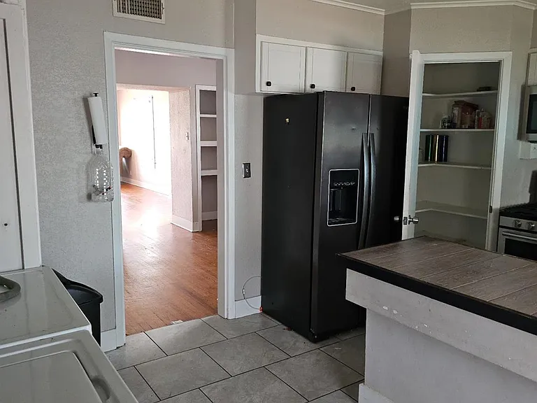 5208 Bernardo De Galvez — Photo 10