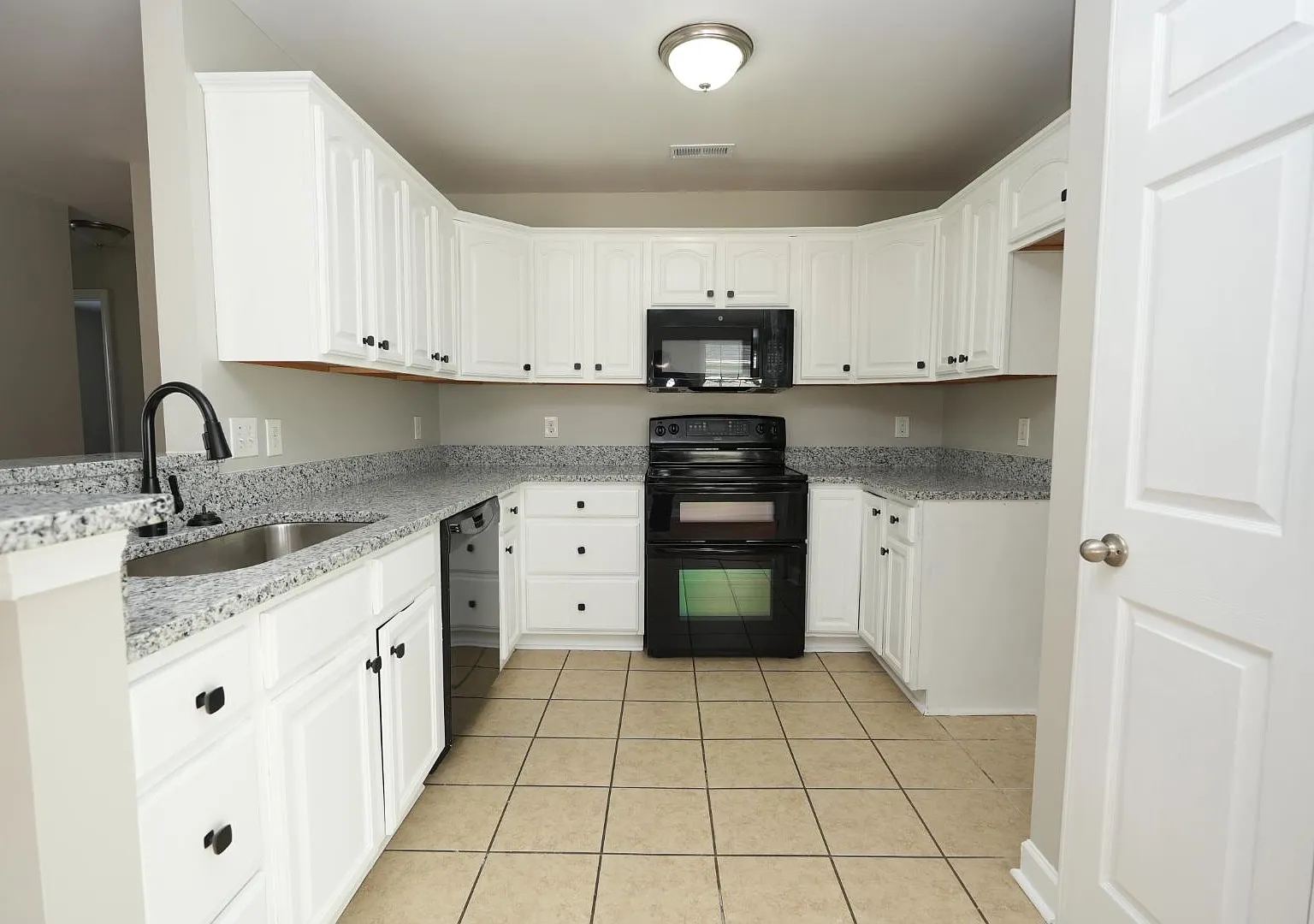 11539 Stewarts Crossing Dr — Photo 4