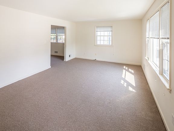 Living Room, Unit 1