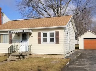 391 Oakdale Dr, North Tonawanda, NY 14120
