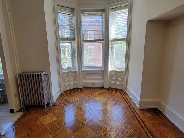 2100 Pine St APT 2F, Philadelphia, PA 19103