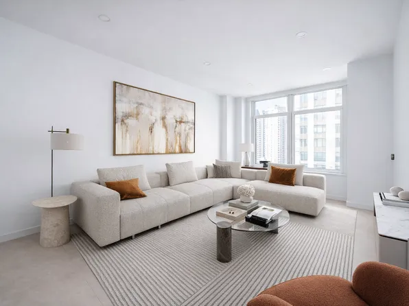 300 East 83rd Street image 1 of 9