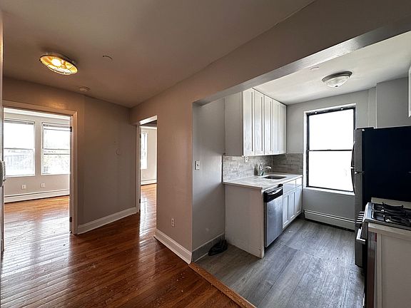 3rd image of 205-207 Monticello Ave #15