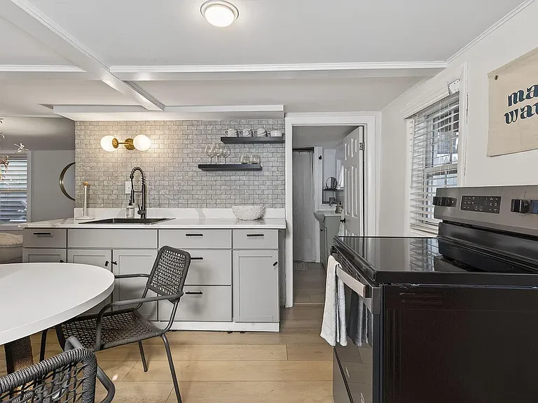 141 Washington Ave #1 — Photo 7