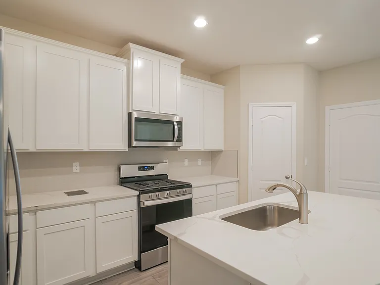 353 Fellbrook Dr — Photo 4