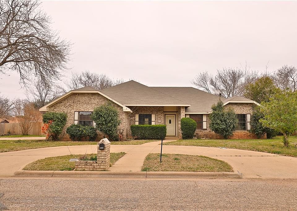 1st image of 3233 Falcon Dr
