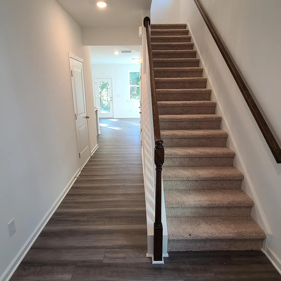 3 bed, 2.5 bath, 1500 sqft, $2,800 — Photo 3
