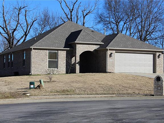 2nd image of 846 S Hoddle Pl
