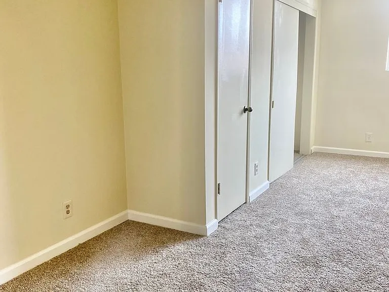 18520 Prairie St. — Photo 5