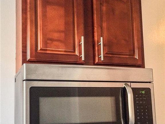 4th image of 904 Hancock St APT 4